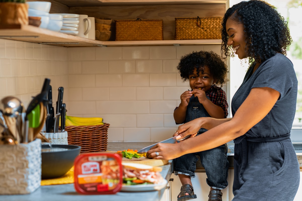 Preparación de comidas saludables en familia